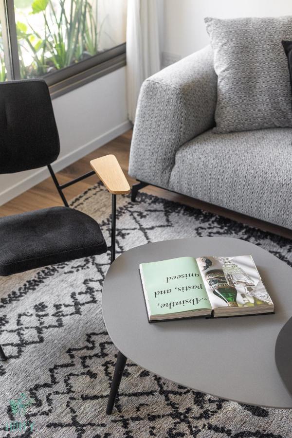 Hayarkon Apartment